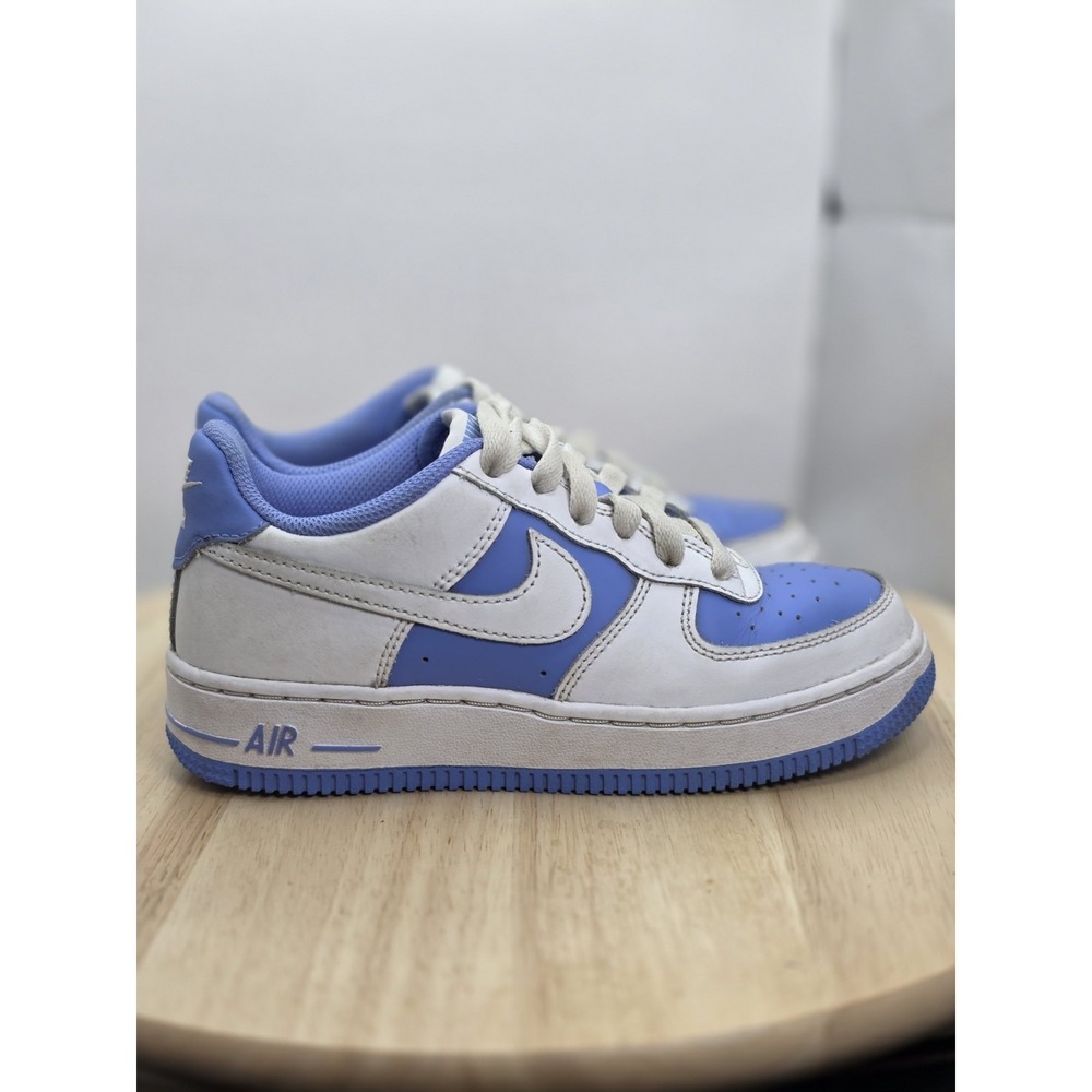 Kids Sz 2Y - Nike Air Force 1 White Blue Leather Sneakers Lace Up HV0936-100 - Picture 3 of 11